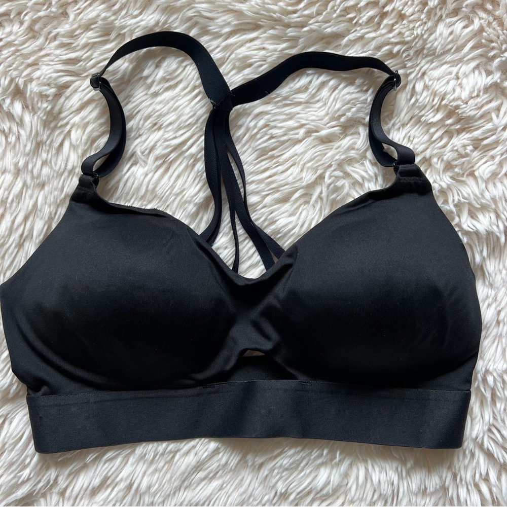 Victoria’s Secret black sports bra